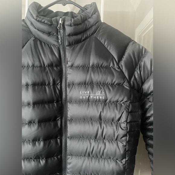 Live Out There Down Jacket - Size Small - Picture 2 of 3
